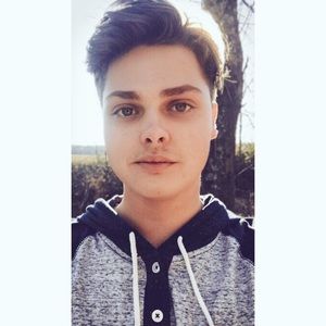 Meet your Posher, Wesley